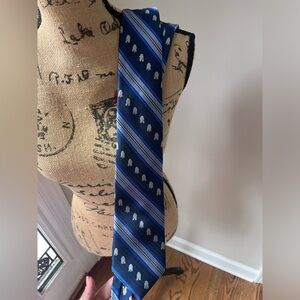 Disney Parks R2D2 Men’s Tie 100% Silk